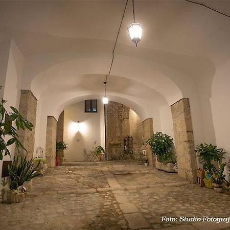Casa Vacanze - Franco Ed Enza Bed & Breakfast San Gregorio Magno Bagian luar foto