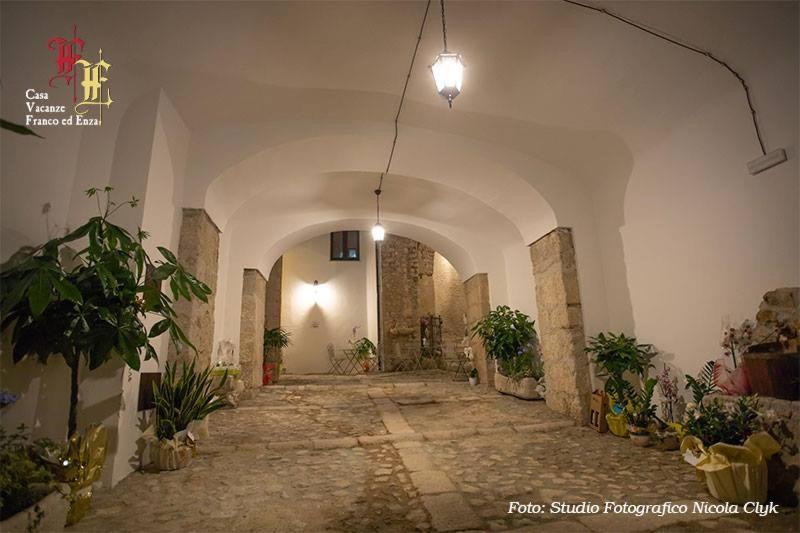 Casa Vacanze - Franco Ed Enza Bed & Breakfast San Gregorio Magno Bagian luar foto