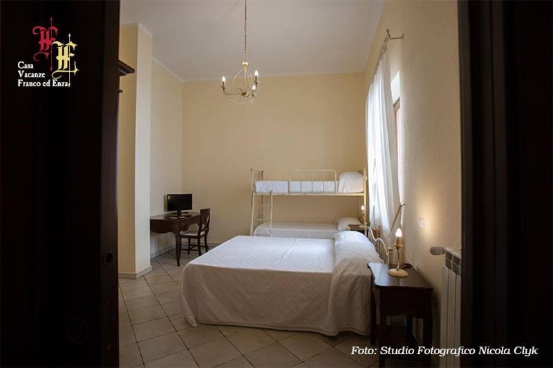 Casa Vacanze - Franco Ed Enza Bed & Breakfast San Gregorio Magno Bagian luar foto