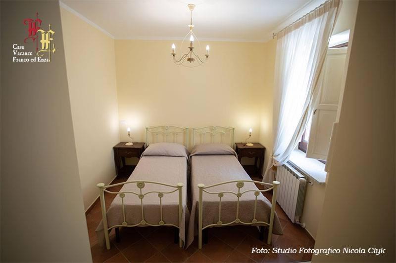 Casa Vacanze - Franco Ed Enza Bed & Breakfast San Gregorio Magno Bagian luar foto
