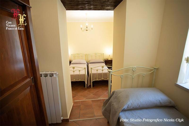 Casa Vacanze - Franco Ed Enza Bed & Breakfast San Gregorio Magno Bagian luar foto